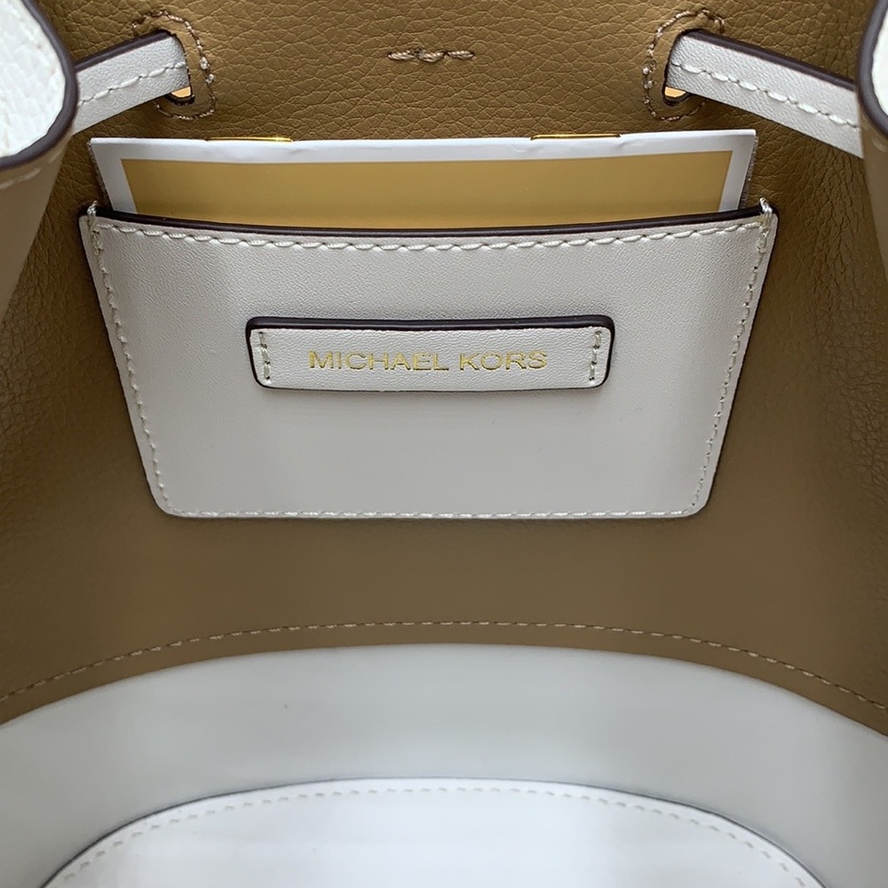 MICHAEL KORS  Reed Medium Pebbled Leather Bucket Bag Optic White NWT - Picture 9 of 16